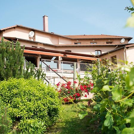 Le Bel Vue Hotell Le Cergne Exteriör bild